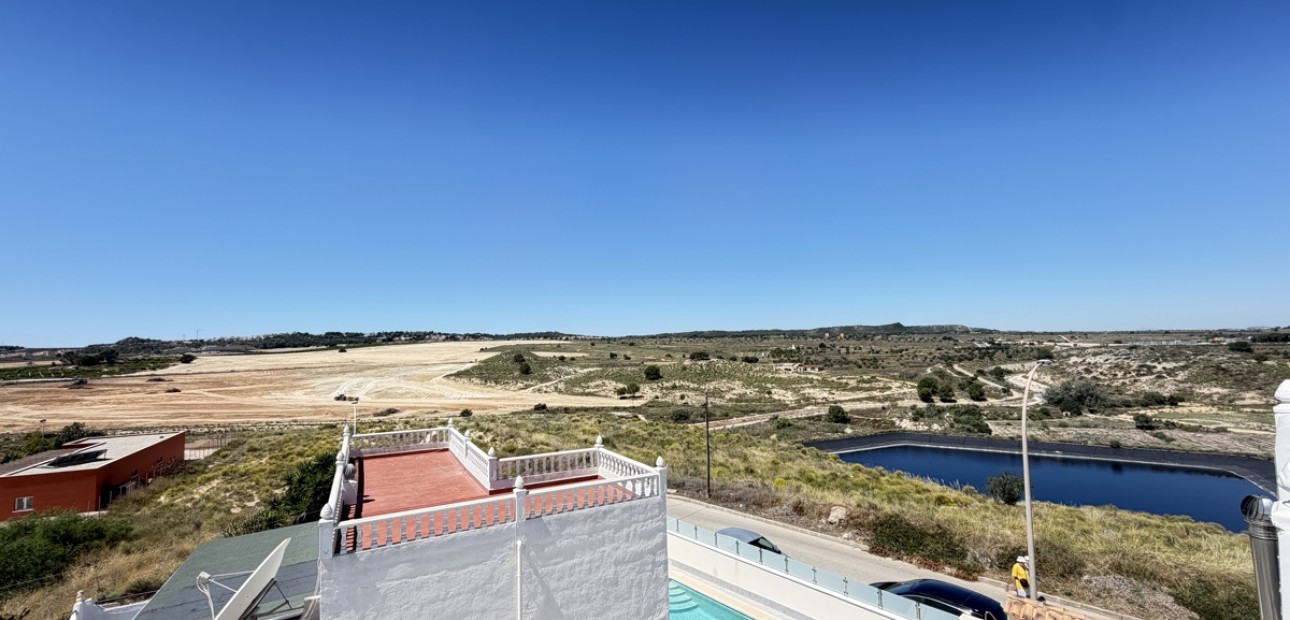 Herverkoop - Herenhuis -
San Miguel de Salinas - San Miguel - Town