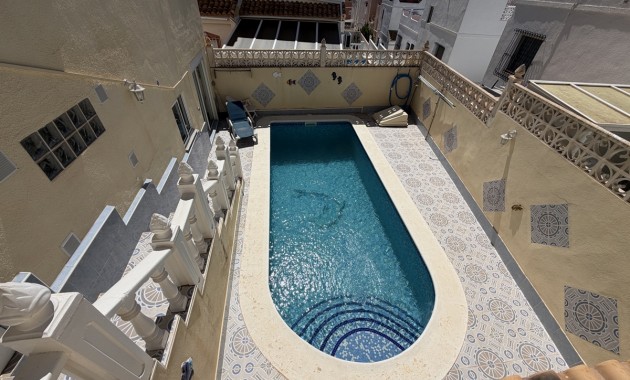 Herverkoop - Herenhuis -
San Miguel de Salinas - San Miguel - Town