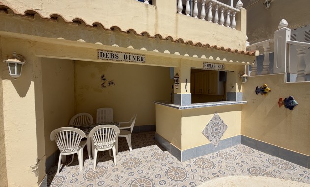 Herverkoop - Herenhuis -
San Miguel de Salinas - San Miguel - Town