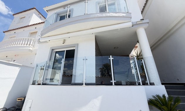 Herverkoop - Detached Villa -
Orihuela Costa - Villamartin