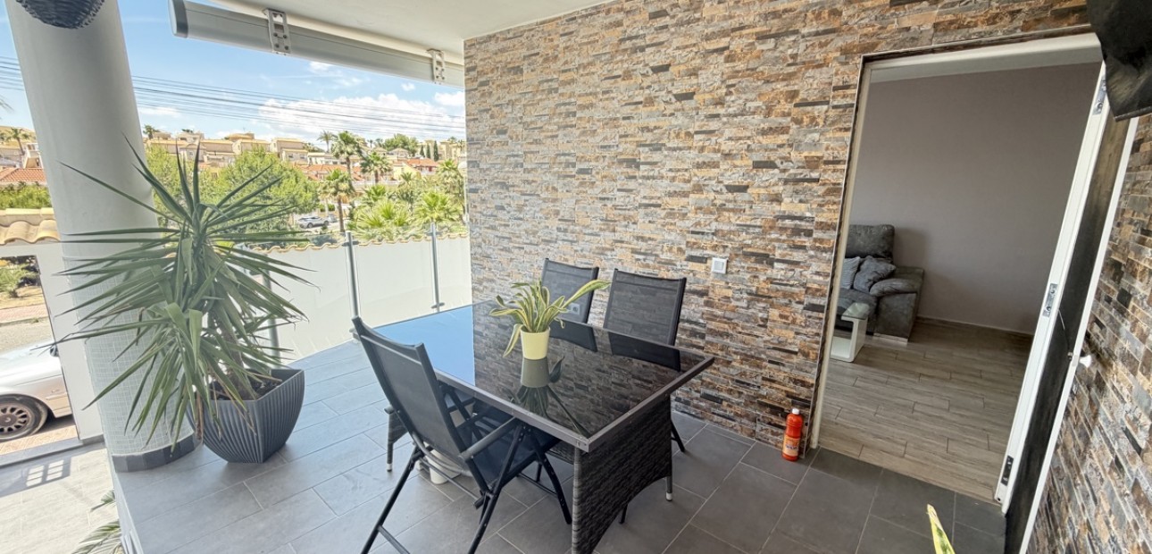 Herverkoop - Detached Villa -
Orihuela Costa - Villamartin