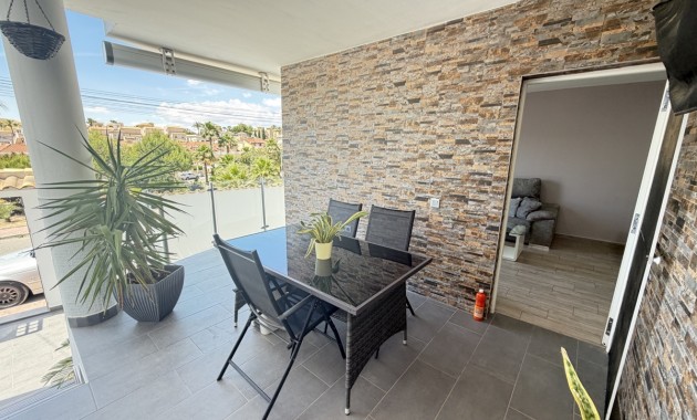 Herverkoop - Detached Villa -
Orihuela Costa - Villamartin