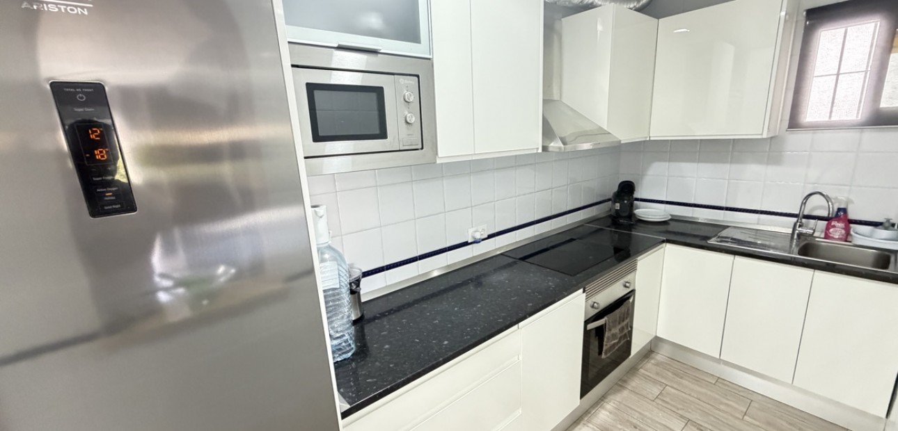 Herverkoop - Detached Villa -
Orihuela Costa - Villamartin