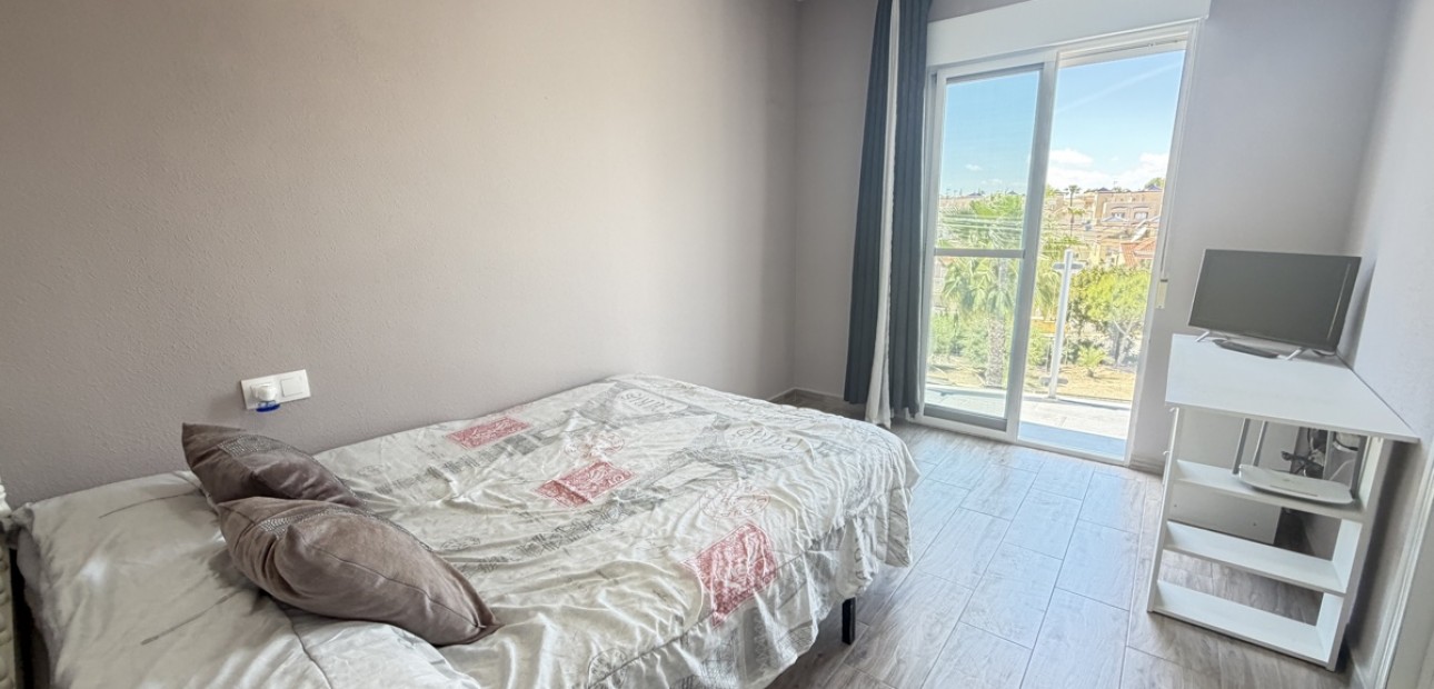 Herverkoop - Detached Villa -
Orihuela Costa - Villamartin