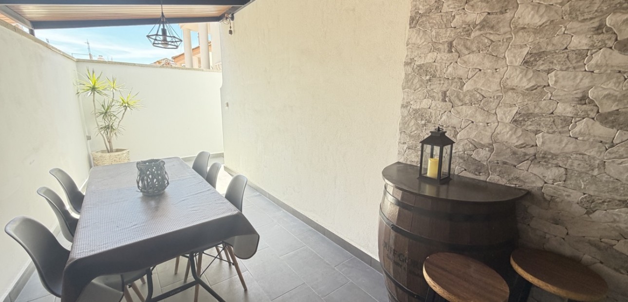 Herverkoop - Detached Villa -
Orihuela Costa - Villamartin