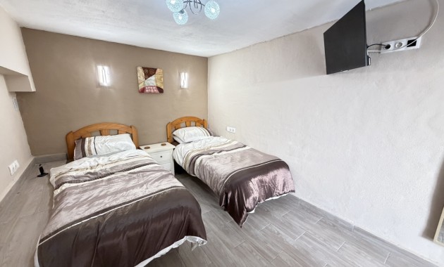 Herverkoop - Bungalow -
San Miguel de Salinas - San Miguel - Town