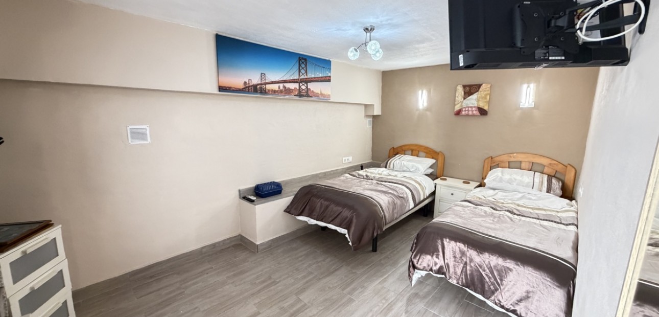 Herverkoop - Bungalow -
San Miguel de Salinas - San Miguel - Town