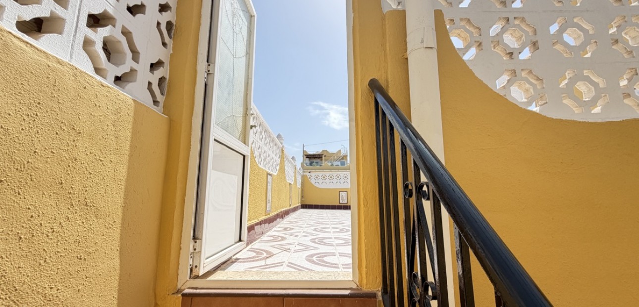 Herverkoop - Bungalow -
San Miguel de Salinas - San Miguel - Town
