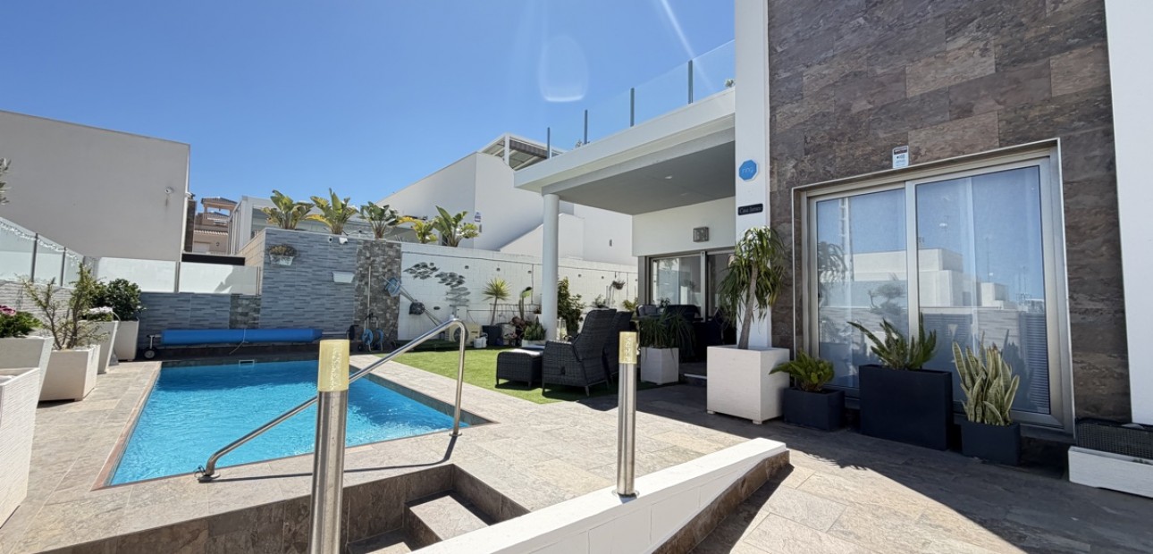 Venta - Detached Villa -
Orihuela Costa - Villamartin