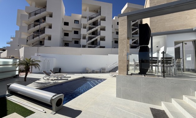 Herverkoop - Detached Villa -
Orihuela Costa - Villamartin
