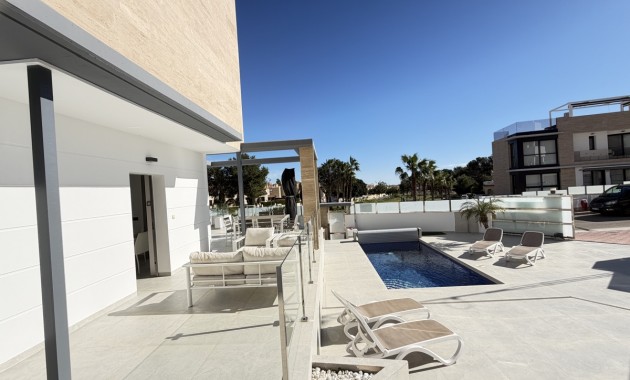 Herverkoop - Detached Villa -
Orihuela Costa - Villamartin