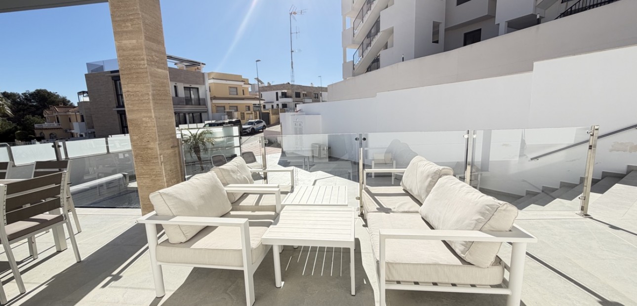 Herverkoop - Detached Villa -
Orihuela Costa - Villamartin