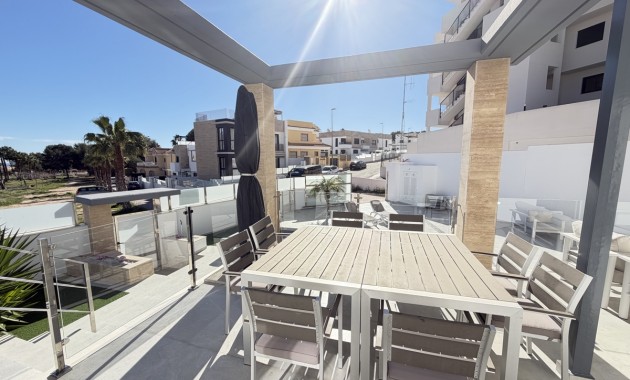 Herverkoop - Detached Villa -
Orihuela Costa - Villamartin
