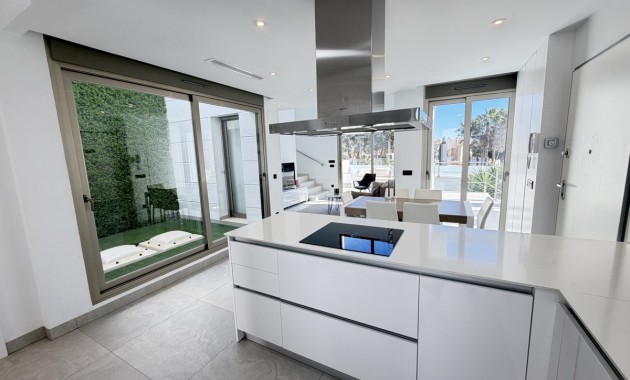 Herverkoop - Detached Villa -
Orihuela Costa - Villamartin