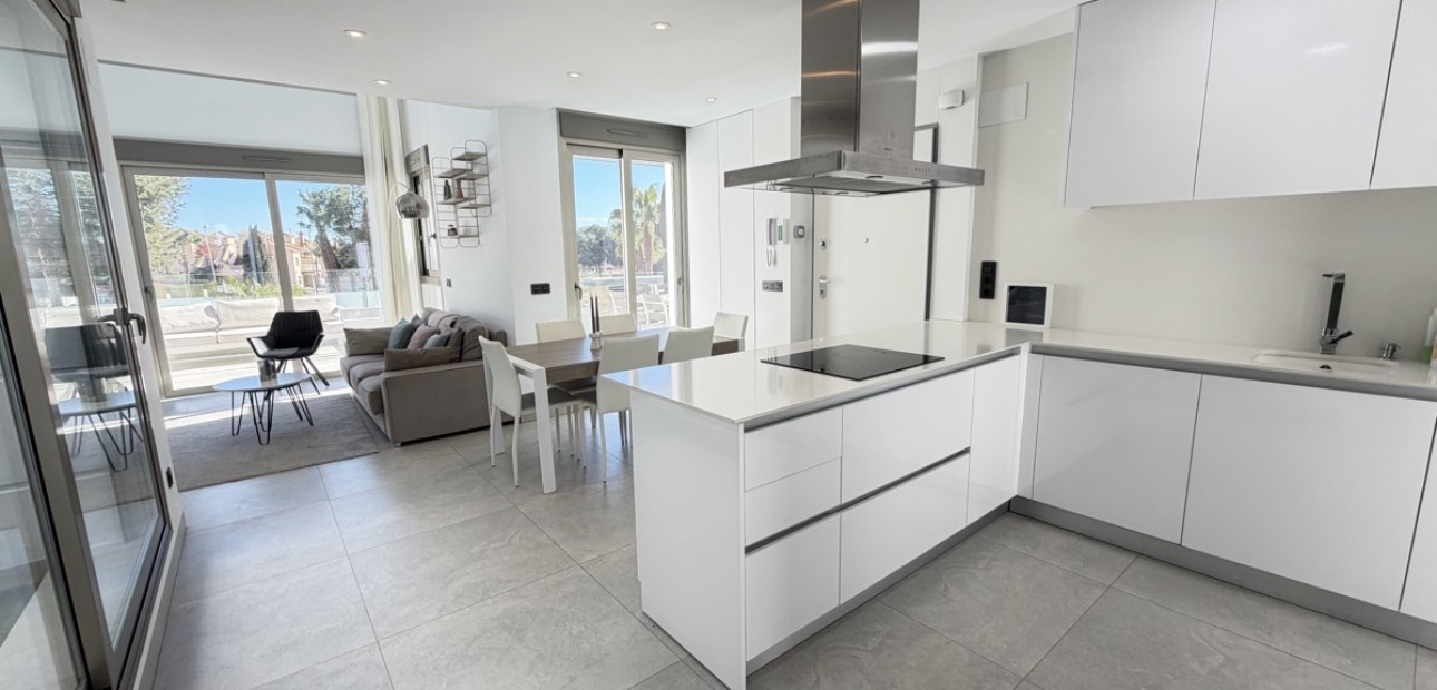 Herverkoop - Detached Villa -
Orihuela Costa - Villamartin