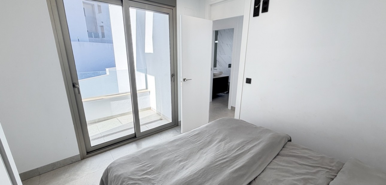 Herverkoop - Detached Villa -
Orihuela Costa - Villamartin