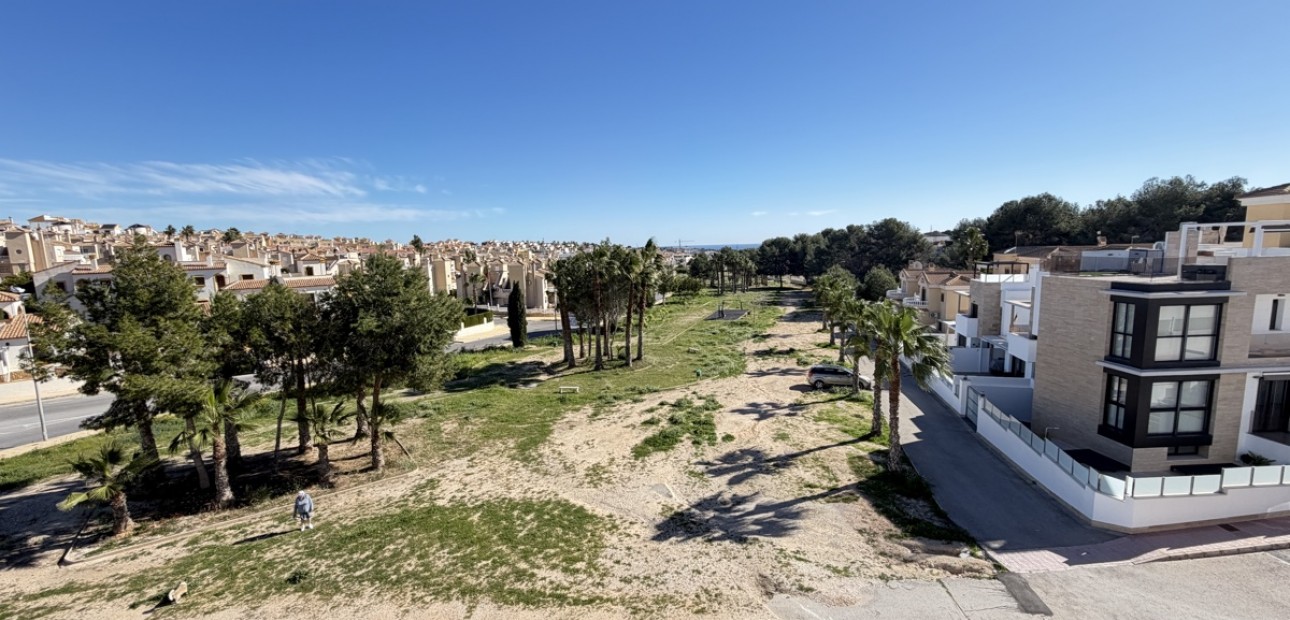 Herverkoop - Detached Villa -
Orihuela Costa - Villamartin