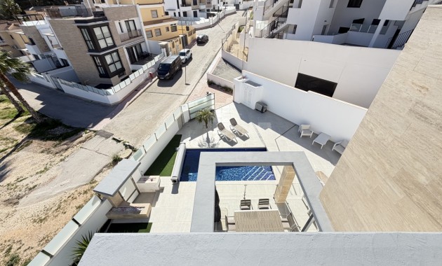 Herverkoop - Detached Villa -
Orihuela Costa - Villamartin