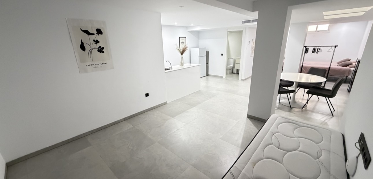Herverkoop - Detached Villa -
Orihuela Costa - Villamartin