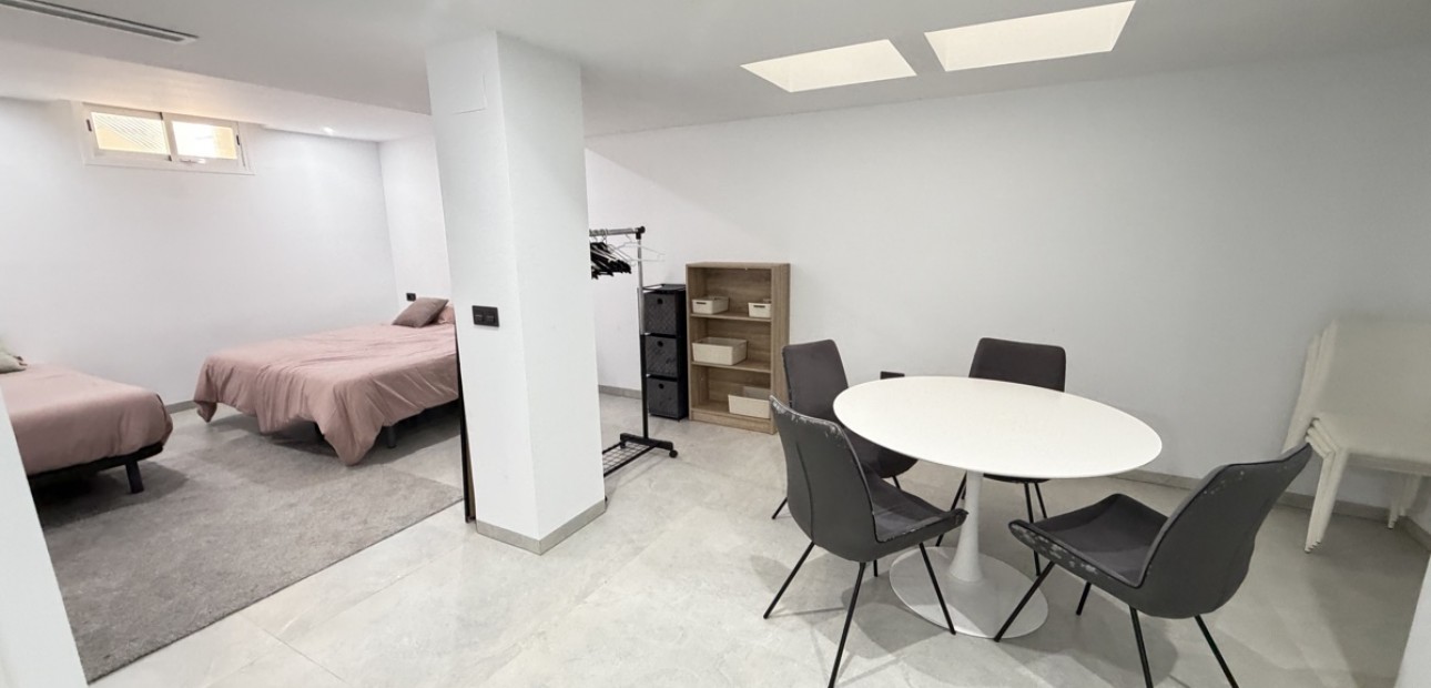 Herverkoop - Detached Villa -
Orihuela Costa - Villamartin