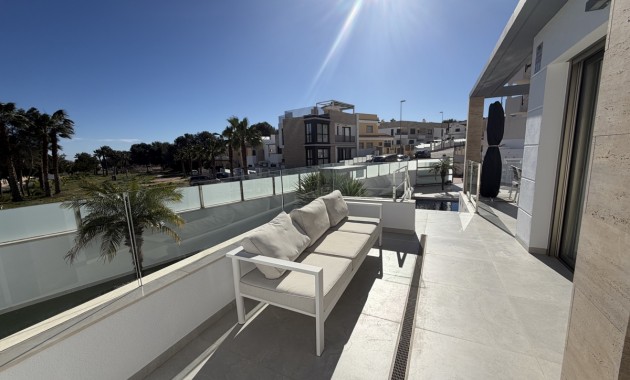 Herverkoop - Detached Villa -
Orihuela Costa - Villamartin