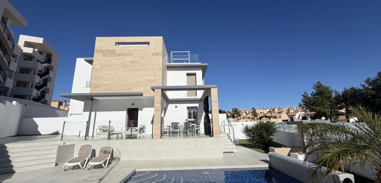 Herverkoop - Detached Villa -
Orihuela Costa - Villamartin