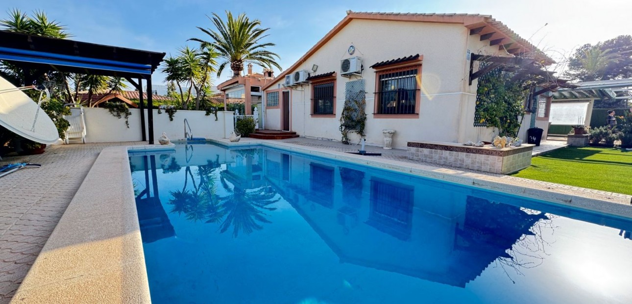 Herverkoop - Detached Villa -
Orihuela Costa - Cabo Roig