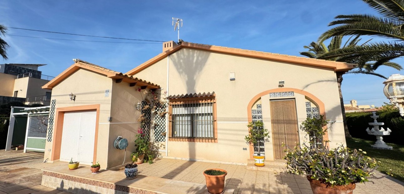 Herverkoop - Detached Villa -
Orihuela Costa - Cabo Roig