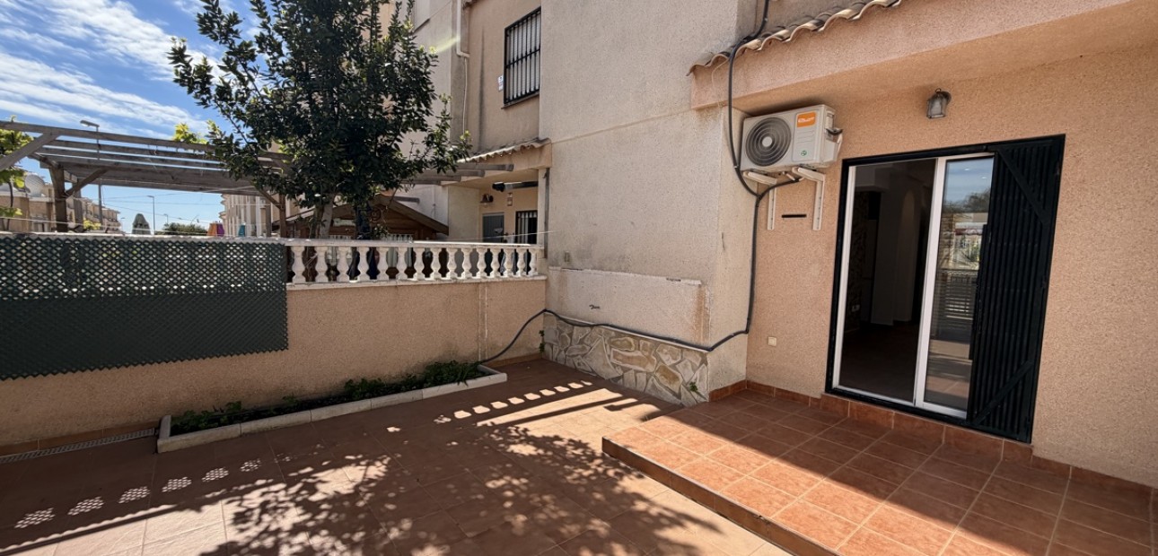 Venta - Adosado -
Orihuela Costa - Los Altos