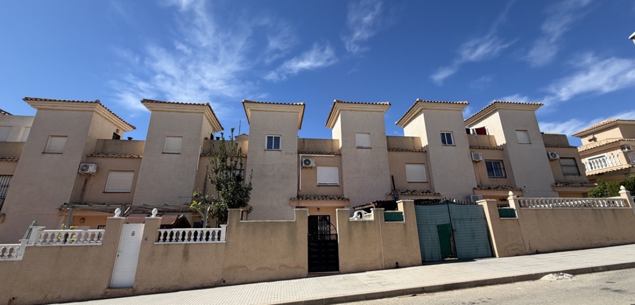 Venta - Adosado -
Orihuela Costa - Los Altos