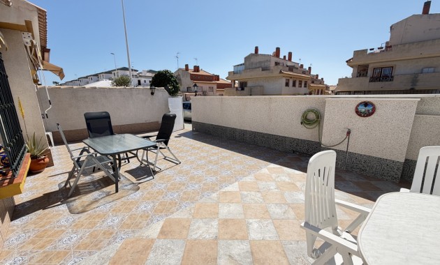 Sale - Bungalow -
Orihuela Costa - La Zenia