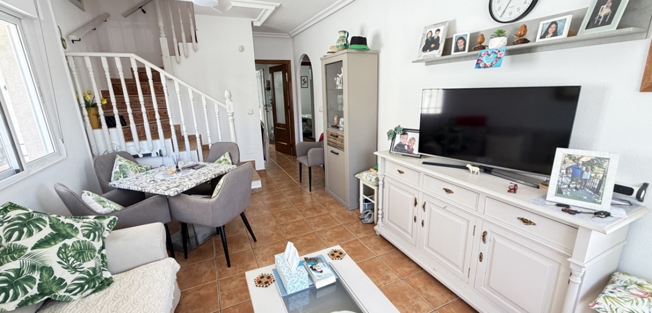 Sale - Bungalow -
Orihuela Costa - La Zenia
