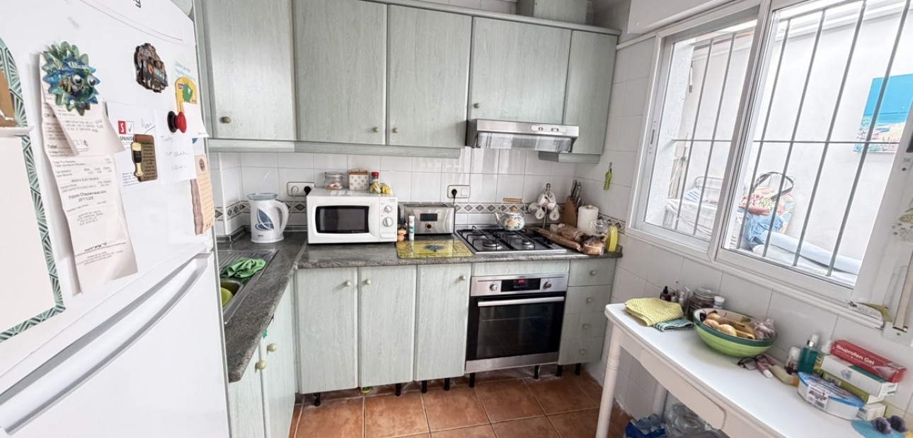 Sale - Bungalow -
Orihuela Costa - La Zenia
