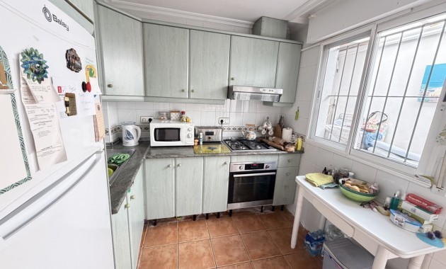 Sale - Bungalow -
Orihuela Costa - La Zenia