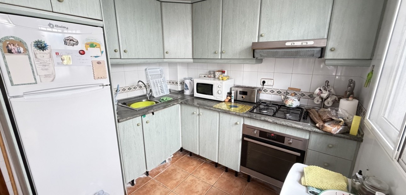 Sale - Bungalow -
Orihuela Costa - La Zenia