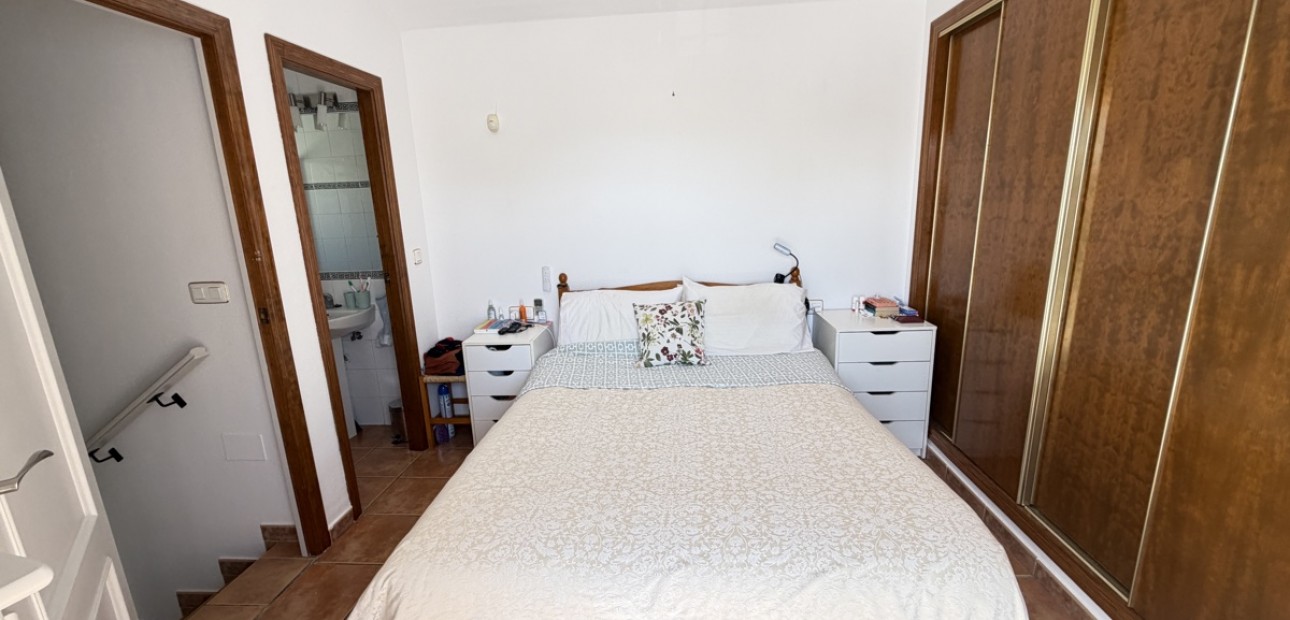 Sale - Bungalow -
Orihuela Costa - La Zenia