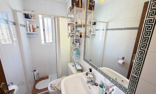 Sale - Bungalow -
Orihuela Costa - La Zenia