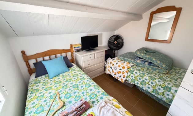 Sale - Bungalow -
Orihuela Costa - La Zenia