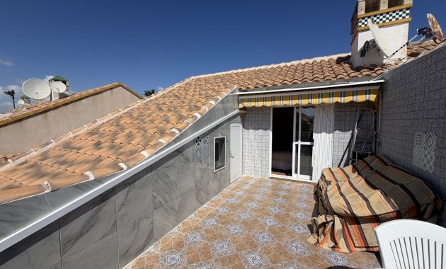 Sale - Bungalow -
Orihuela Costa - La Zenia