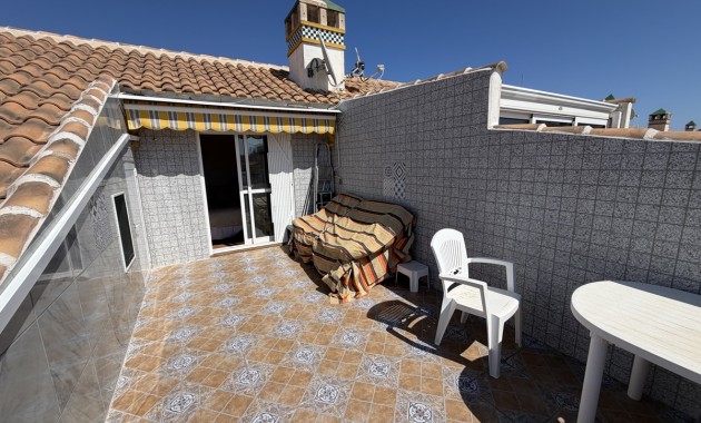 Sale - Bungalow -
Orihuela Costa - La Zenia