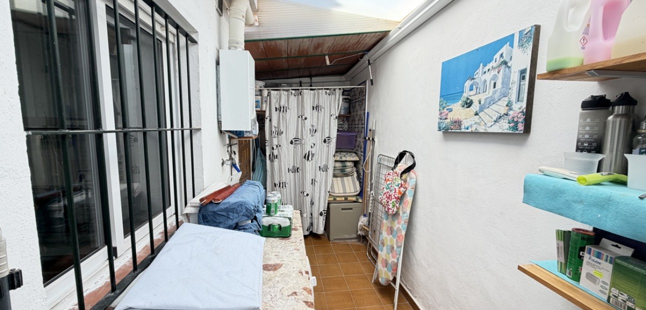 Sale - Bungalow -
Orihuela Costa - La Zenia