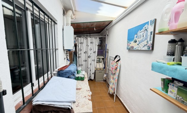Sale - Bungalow -
Orihuela Costa - La Zenia