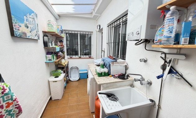 Sale - Bungalow -
Orihuela Costa - La Zenia