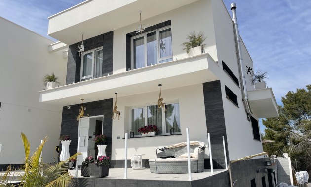 Herverkoop - Detached Villa -
Torrevieja - Los Balcones