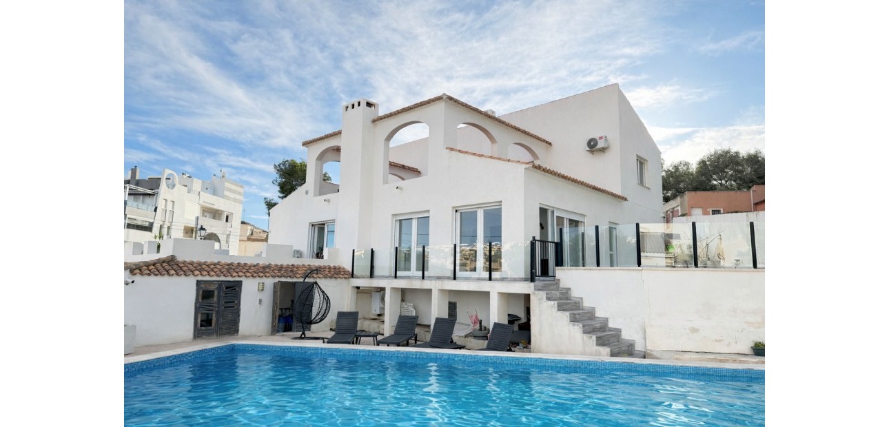 Herverkoop - Detached Villa -
Orihuela Costa - Villamartin