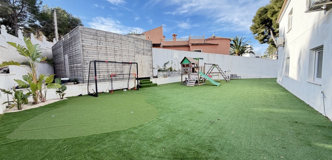 Herverkoop - Detached Villa -
Orihuela Costa - Villamartin