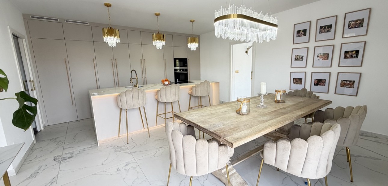 Herverkoop - Detached Villa -
Orihuela Costa - Villamartin