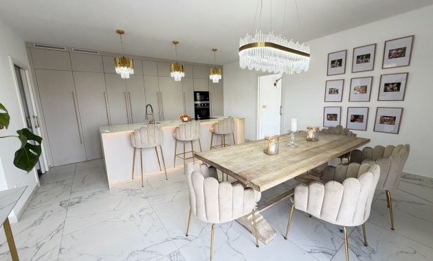 Herverkoop - Detached Villa -
Orihuela Costa - Villamartin
