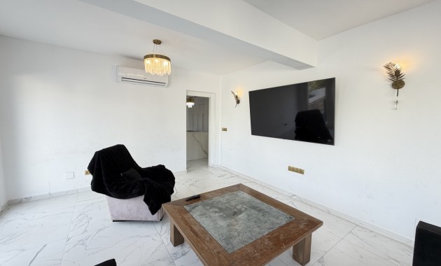 Herverkoop - Detached Villa -
Orihuela Costa - Villamartin