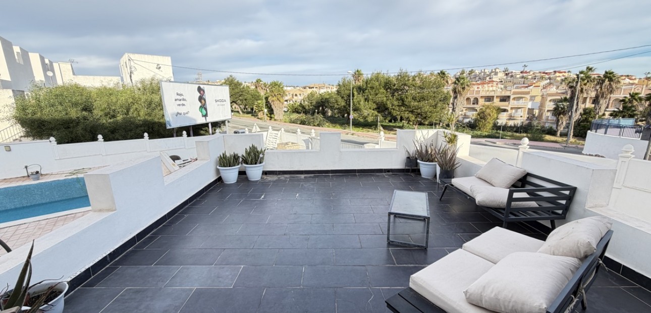 Herverkoop - Detached Villa -
Orihuela Costa - Villamartin